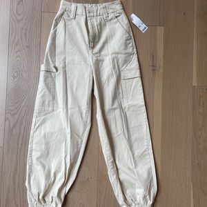 Urban Outfitters Beige Joggers (size M)
